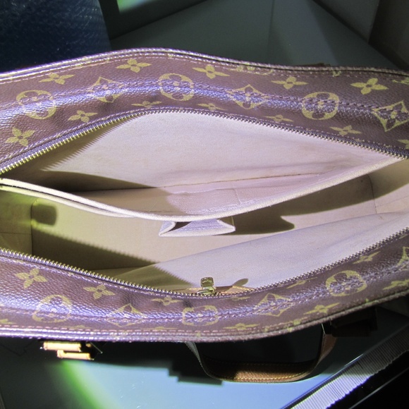 Auth. Louis Vuitton Luco Monogram Tote SOLD. - Picture 7 of 8